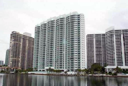Hamptons South, Aventura, Florida