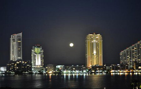 Peninsula Condo in Aventura, Florida