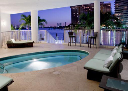 Capri South Beach Residences