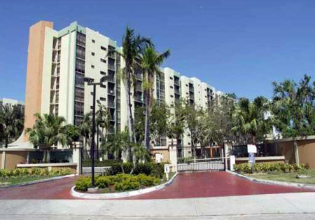 Plaza of the Americas, Sunny Isles