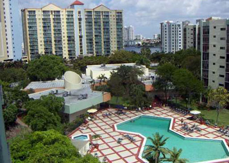Plaza of the Americas, Sunny Isles