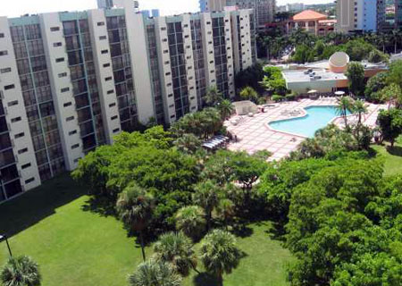 Plaza of the Americas, Sunny Isles