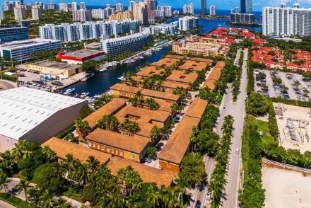 Aventi Townhomes for Sale and Rent, Aventura