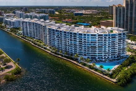 ECHO Aventura - 3 and 4 bedroom luxury waterfront residences