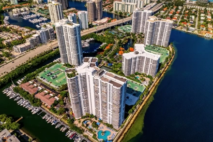 Mystic Point condos real estate aventura