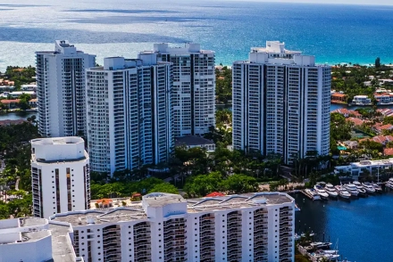 The Point Condominiums in Aventura for Sale and Rent