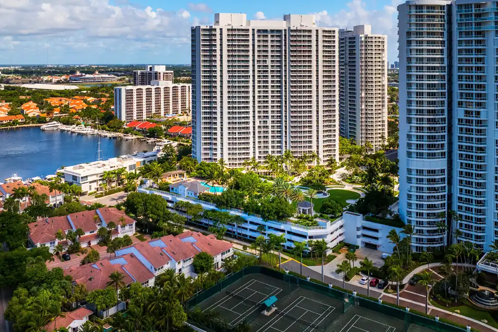 South Tower at The Point Condo in Aventura for Sale and Rent