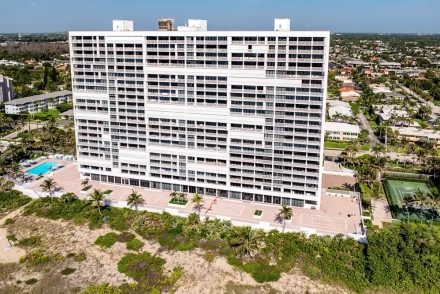 Stratford Arms Condos for Sale in Boca Raton, FL