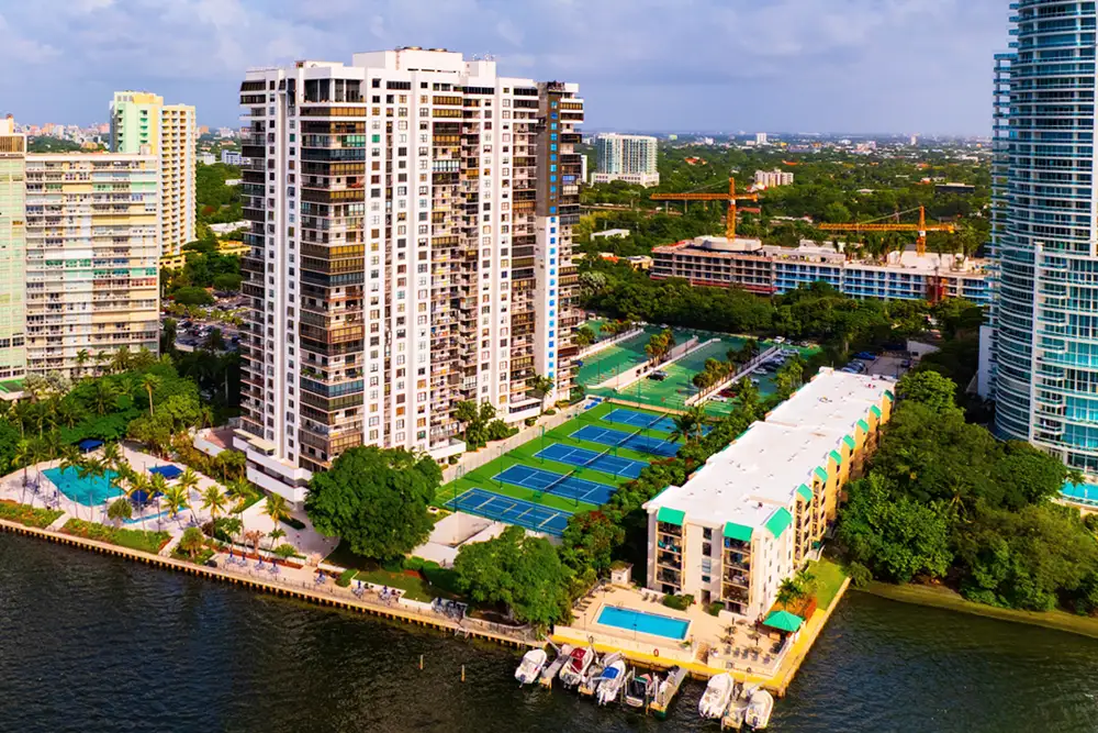 Brickell Bay Club Condo, Miami 33129