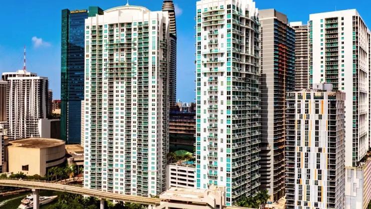 Brickell on the River