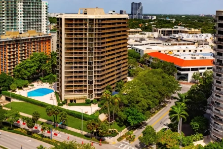 Yacht Harbour Condo for Sale and Rent, Coconut Grove, Miami