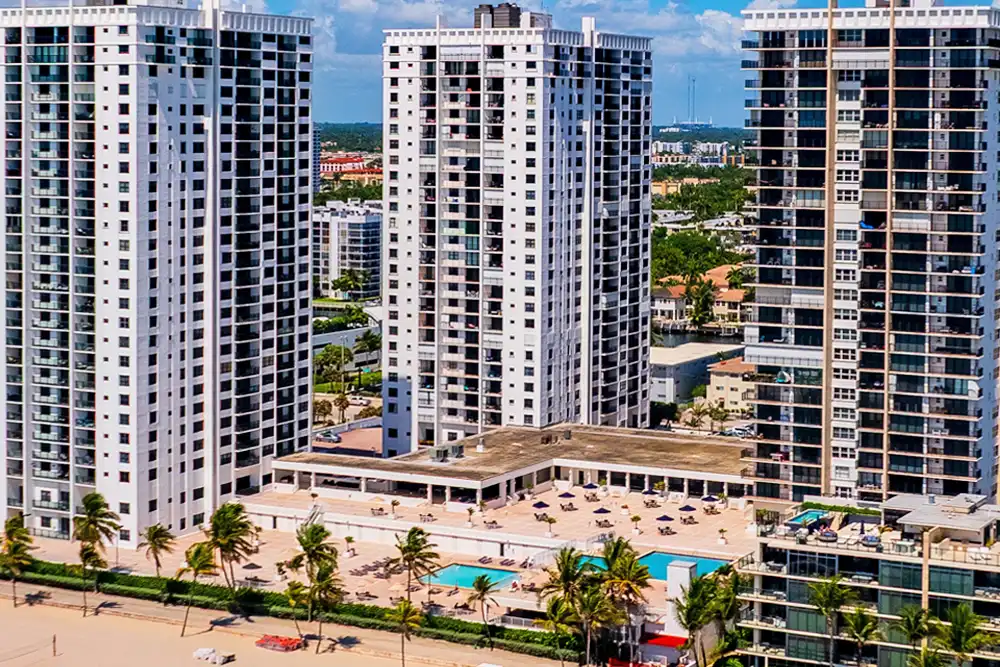 Quadomain Britannia Condo for Sale and Rent in Hollywood, FL