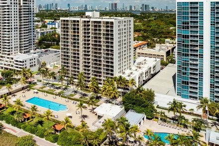 Oceanfront Plaza Condominium, Miami Beach 33140