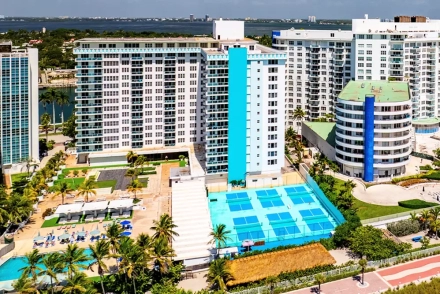 Seacoast Rental Suites, Miami Beach 33140