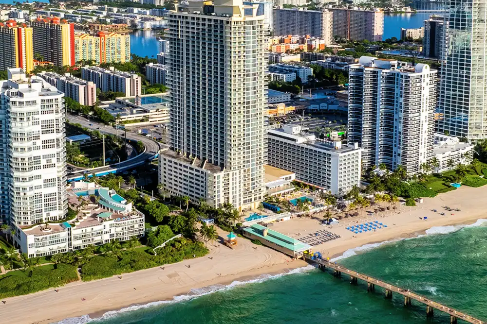 La Perla Condos for Sale and Rent in Sunny Isles Beach, Florida. Sunny Isles Real Estate
