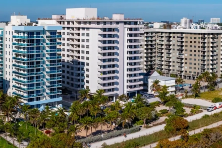 Four Winds Oceanfront Condos in Surfside