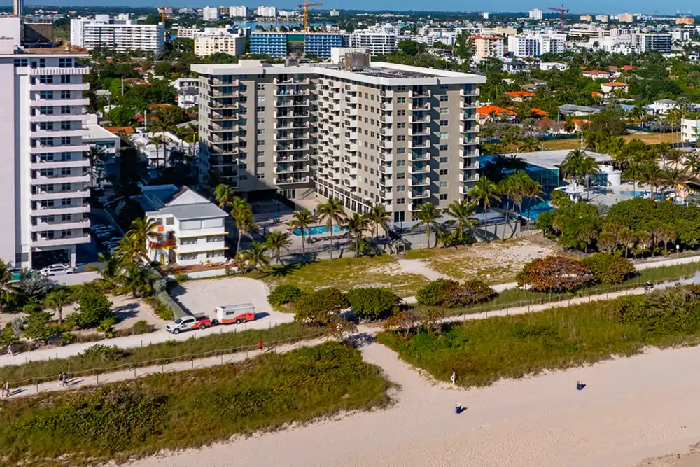 Manatee Condominium Surfside, FL 33154