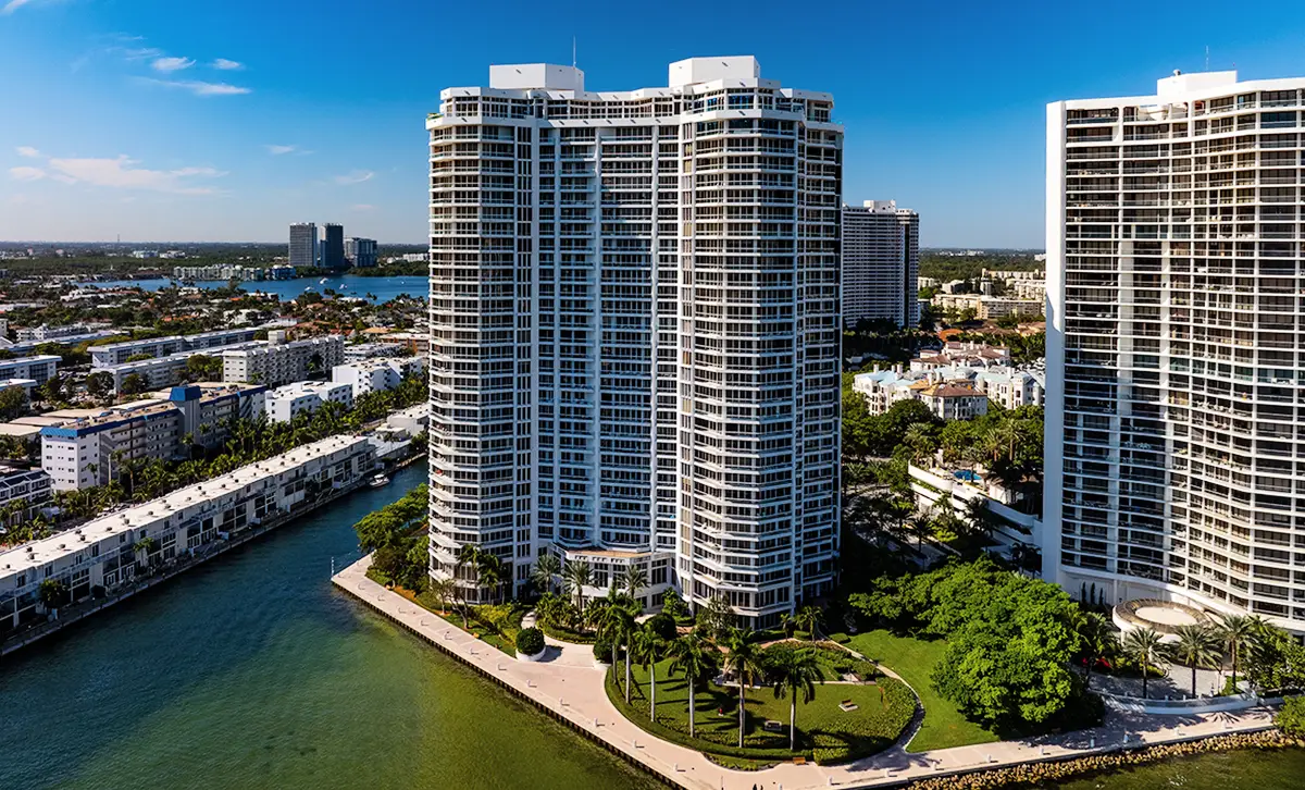 WIlliams Island 2600 Condo for Sale Rent. Miami Real Estate