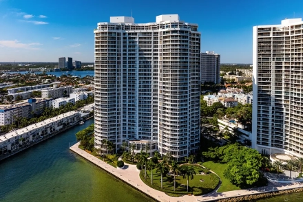 WIlliams Island 2600 Condo for Sale Rent. Miami Real Estate