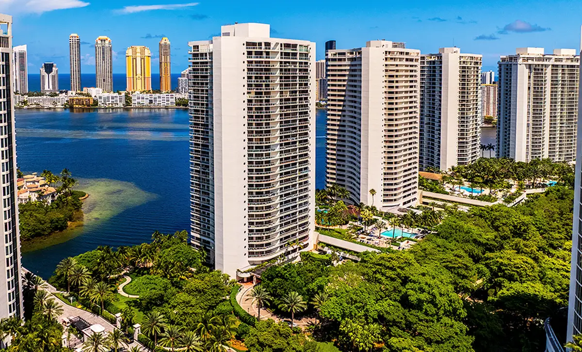 WIlliams Island 4000 Condo for Sale Rent. Miami Real Estate