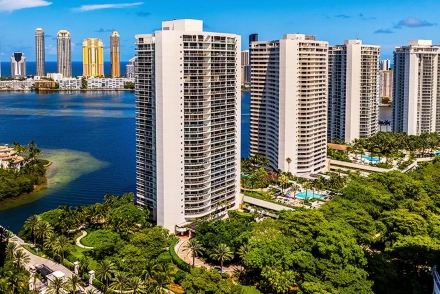 WIlliams Island 4000 Condo for Sale Rent. Miami Real Estate