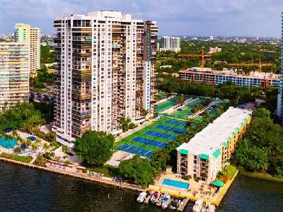 Brickell Bay Club