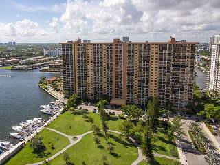 Winston Tower 700 Winston Tower 700