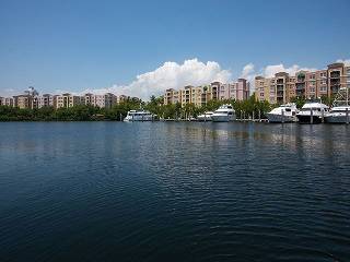 Yacht Club at Aventura