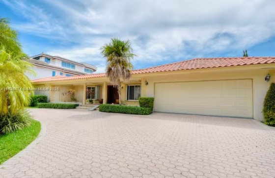 12  Isla Bahia Dr #