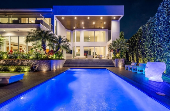 420  Island Dr #
