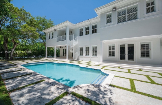 680  Destacada Ave #