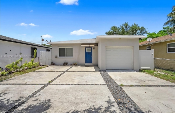 2227  Cody St #