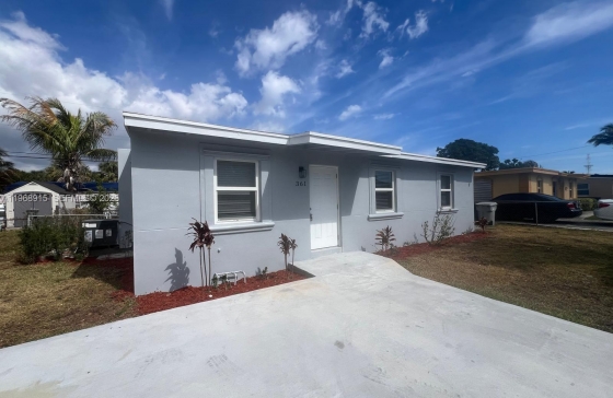 361 NW 16th St #