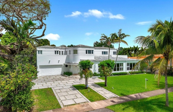 1021 N Greenway Dr #