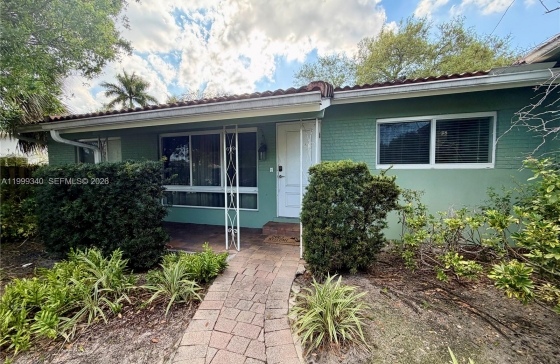 1581 SW 27th Ter #