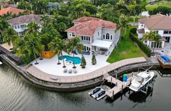 1260  Harbor Ct #