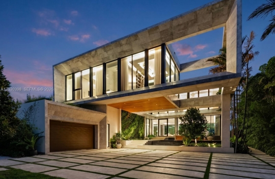 360 S Hibiscus Drive #