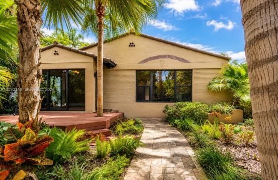 4230  Royal Palm Ave #