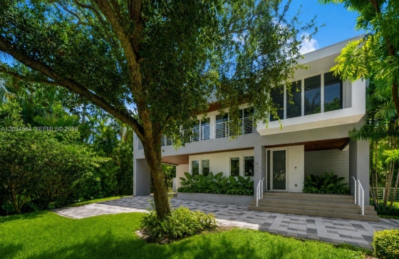425  Harbor Dr #