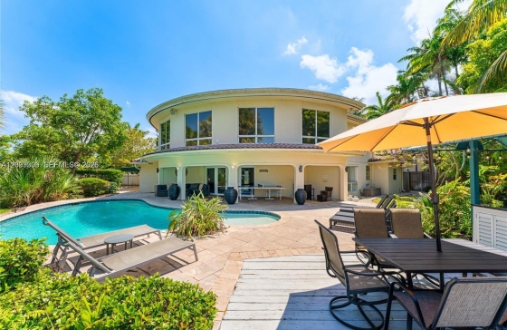 1809  Coral Gardens Dr #