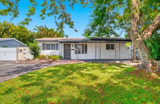 1131 N 75th Ave #