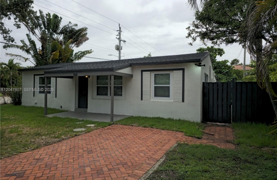 1141 SW 8th Ter #