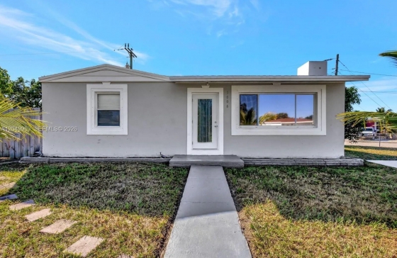 1008  Elm Rd #1