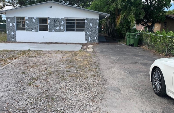 308 NW 9th St #