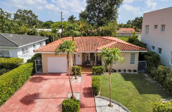 35  Oviedo Ave #