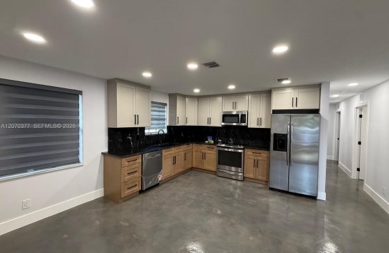 17 SW 6th Ave #17