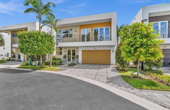 9870 NW 74th Ter #
