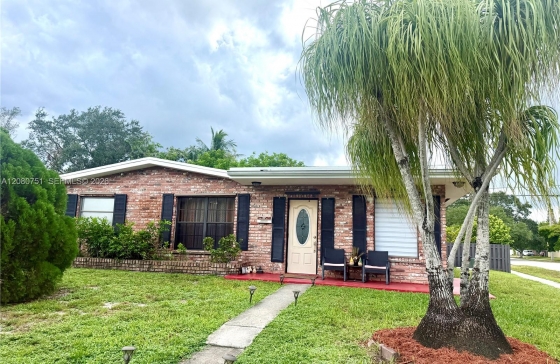 3851 SW 59th Ter #