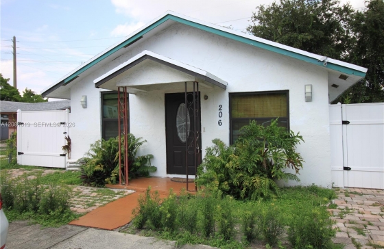 206 SW 2nd Ter #