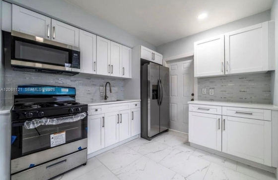 425 NW 14th Way #